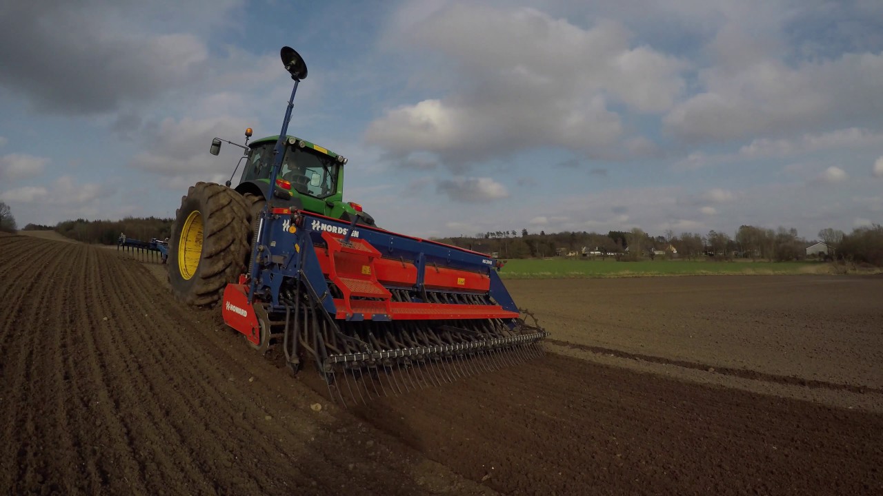 Såning af ærter 2017 - Åst Østergaard - John Deere 7430