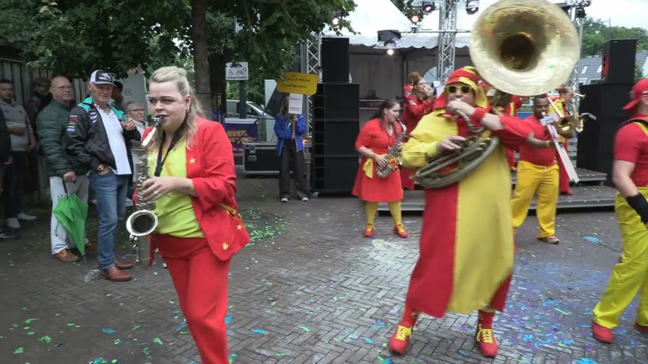De Papklepels Culemborg  Dweilorkestendag Groenlo Kerkhofsteeg 29  mei 2025 Gld NL