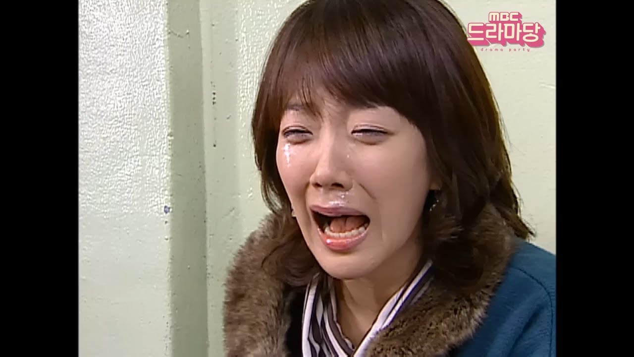 서민정의 오열.. 웃으면 안되는데.. 웃음이 나..  Sit down and weep