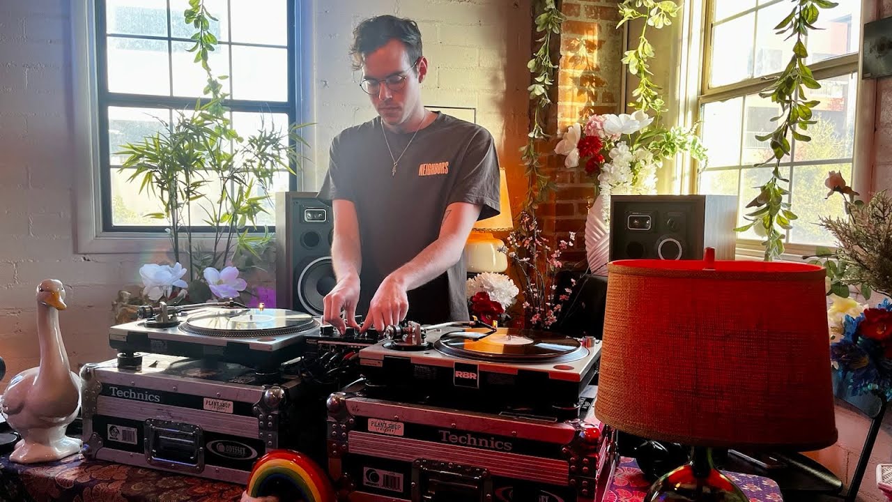 JORDAN ROWLEY | Subdued Deep House Vinyl DJ Set