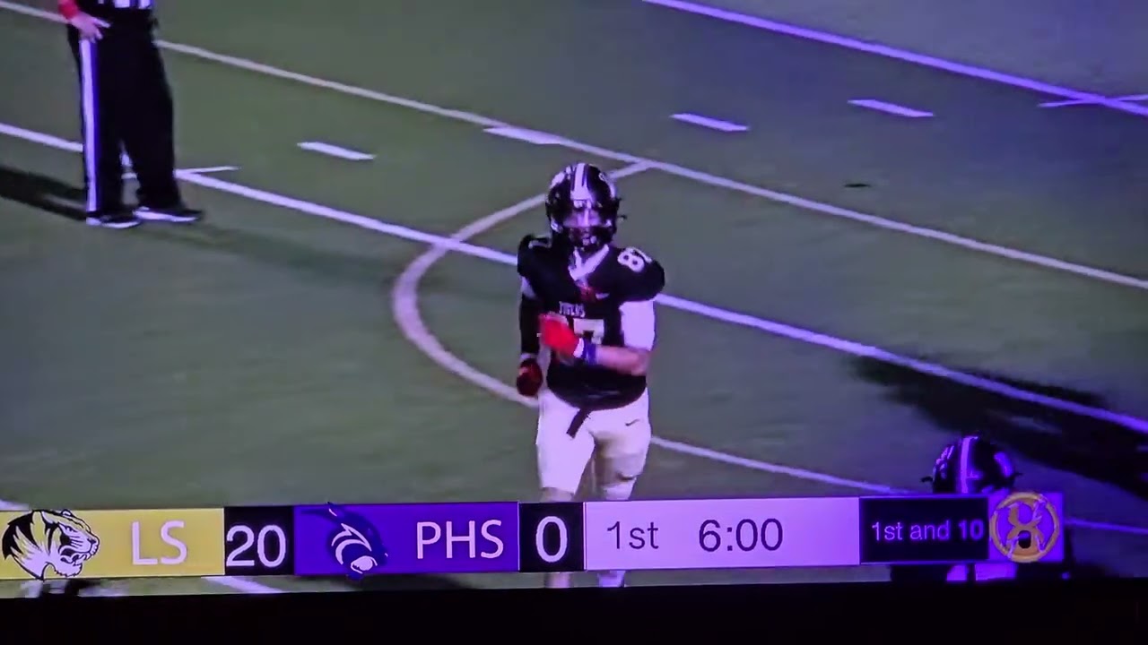 JACOB HALL SCORES TD AND HOLDS FOR THE 7 LSHS HOMECOMING GAME VS PARK HILL SOUTH 10.3.2026