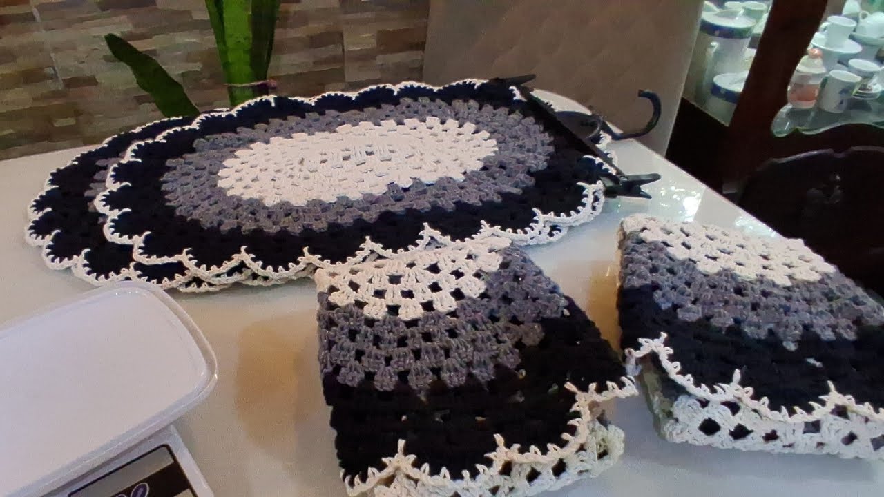 Par de tapetes finalizado e kit com 4 tapetes vendido.  #crochet #casa #revenda 