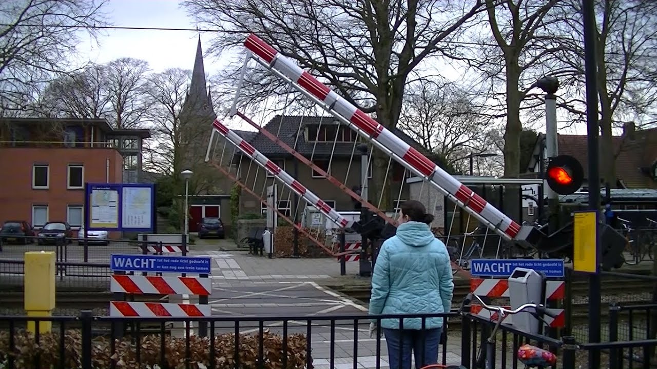 Spoorwegovergang Wijhe // Dutch railroad crossing