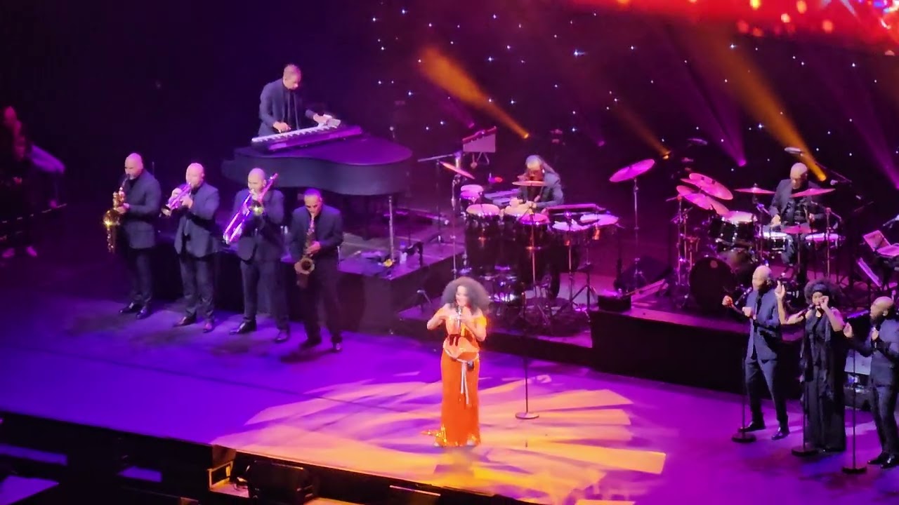 Diana Ross with Upside Down in Ziggodome Amsterdam 11 august 2024#dianaross #amsterdam #ziggodome