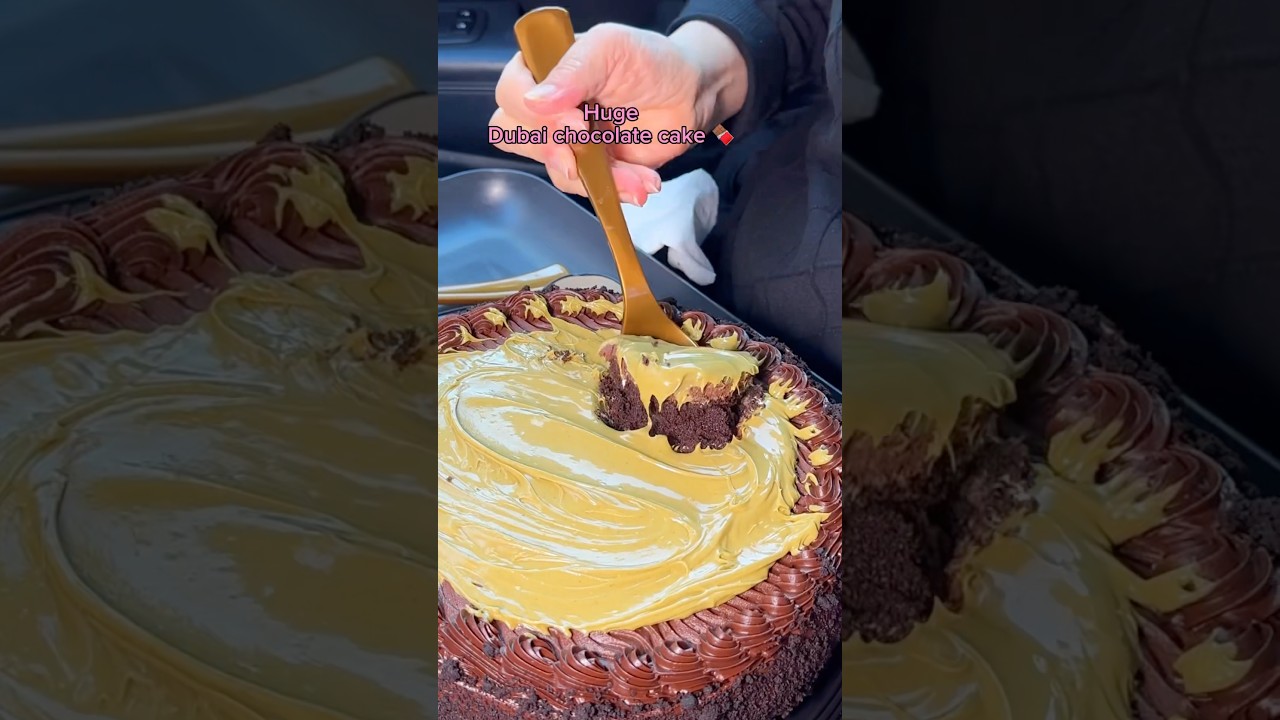 Trying most popular desserts from Costco… 