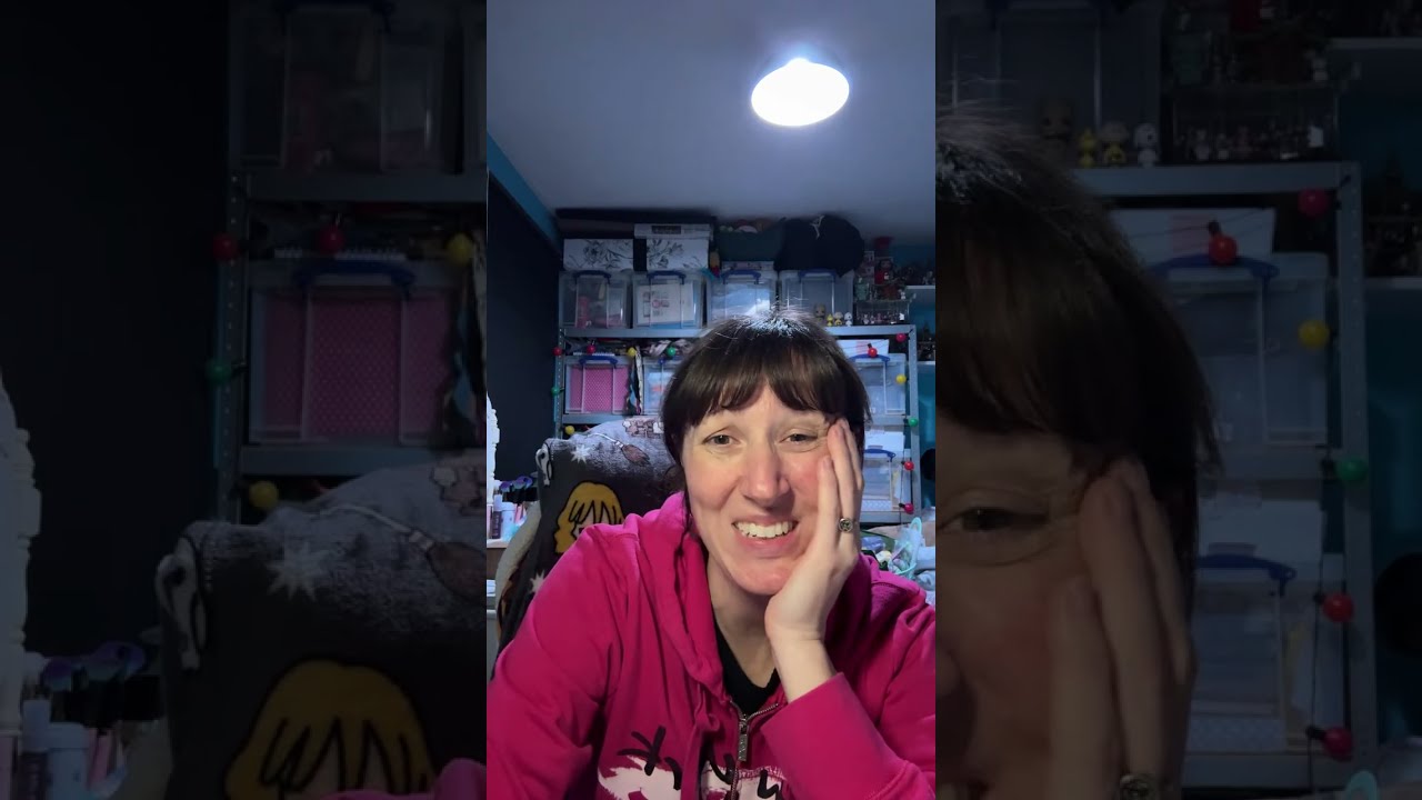 Yarn Advent 2025 - Vlogmas Day 15 - Live at 5pm!🎄 🎅🏻
