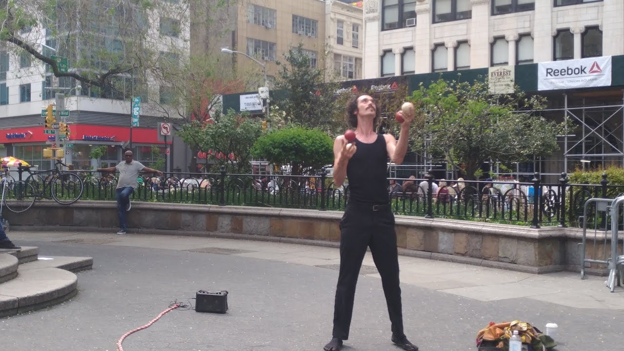 NYC STREET PERFORMANCE - LUTHER BANGERT