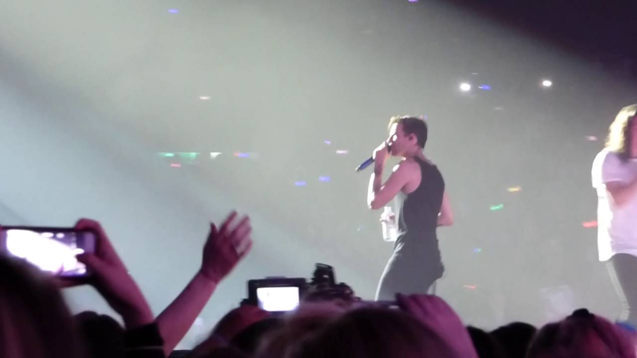 Act My Age (Lilo Waterfight) - One Direction - OTRA – Birmingham - 12/10/15