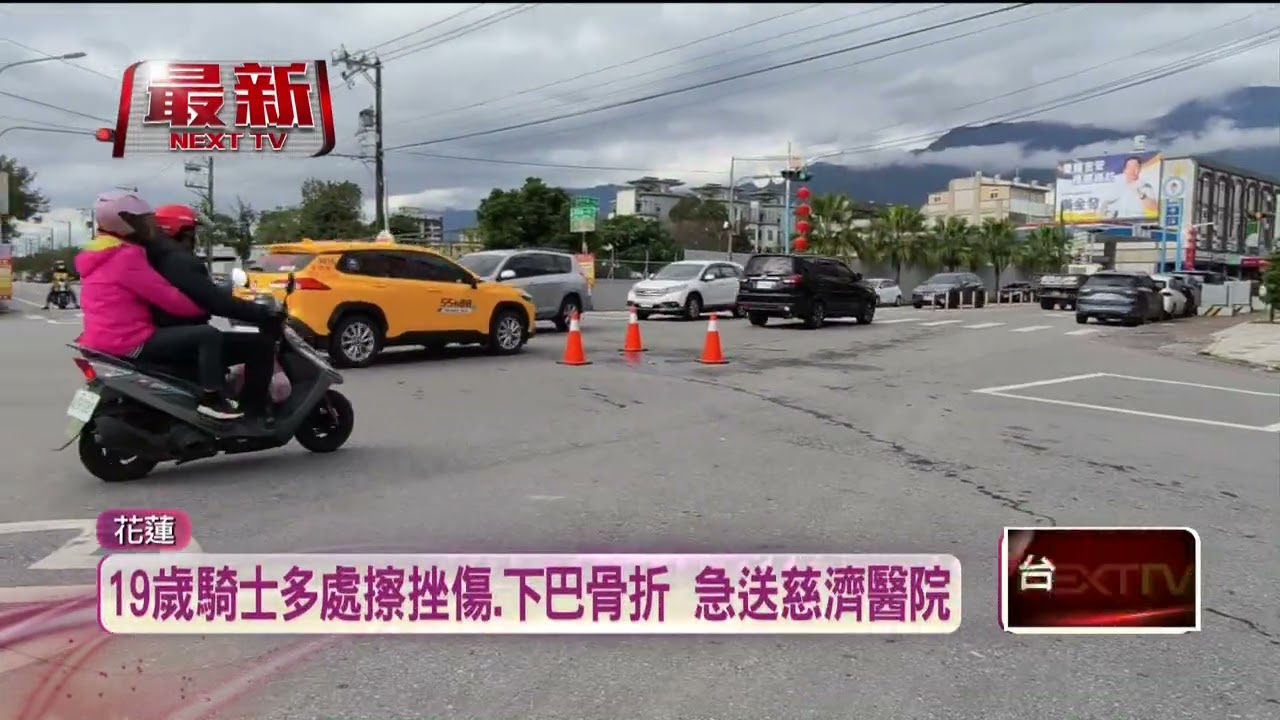 機車高速下橋猛撞小貨車　騎士當場噴飛　送醫救治幸無礙
