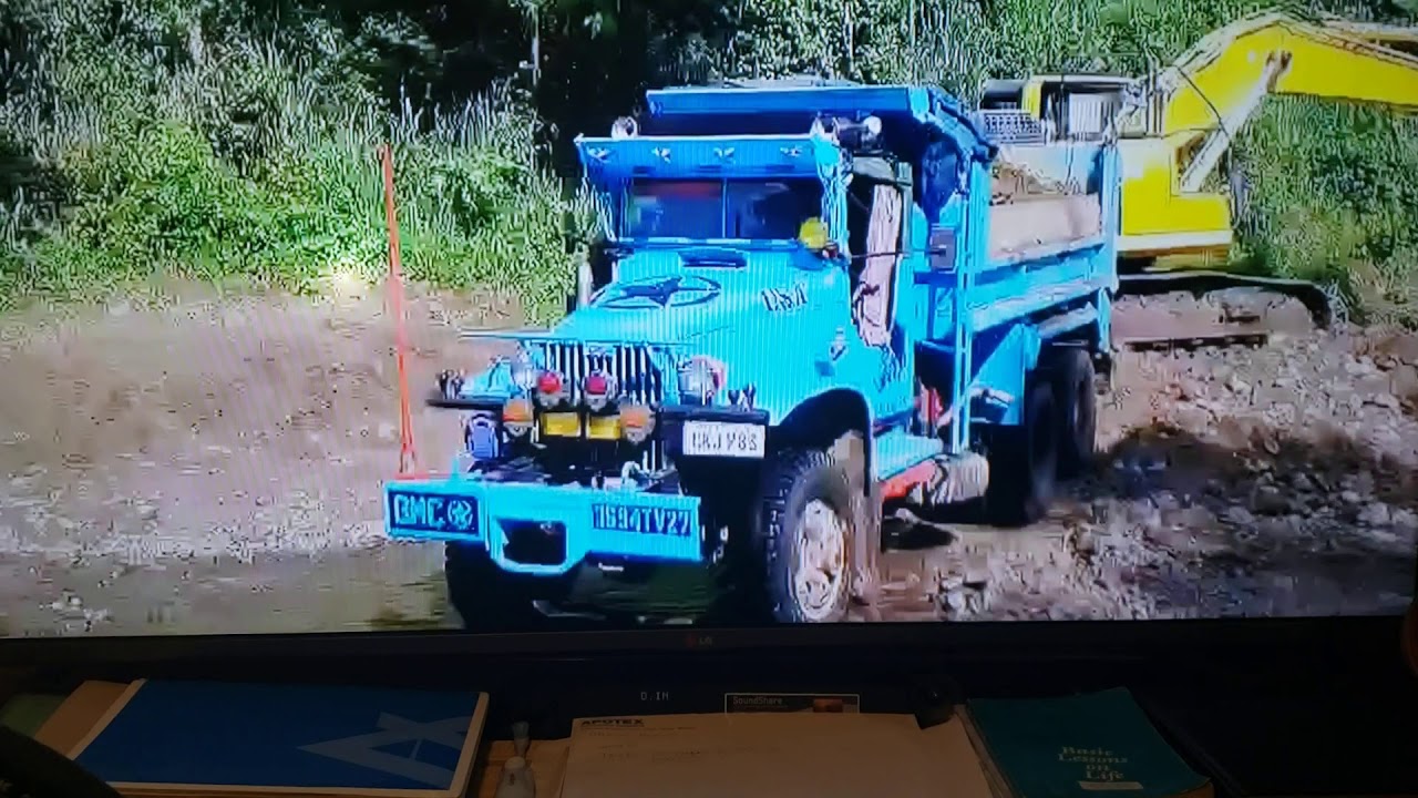 REO M35 6x6 and CCKW 353 GMC 6x6 deuce and half in the Philippines