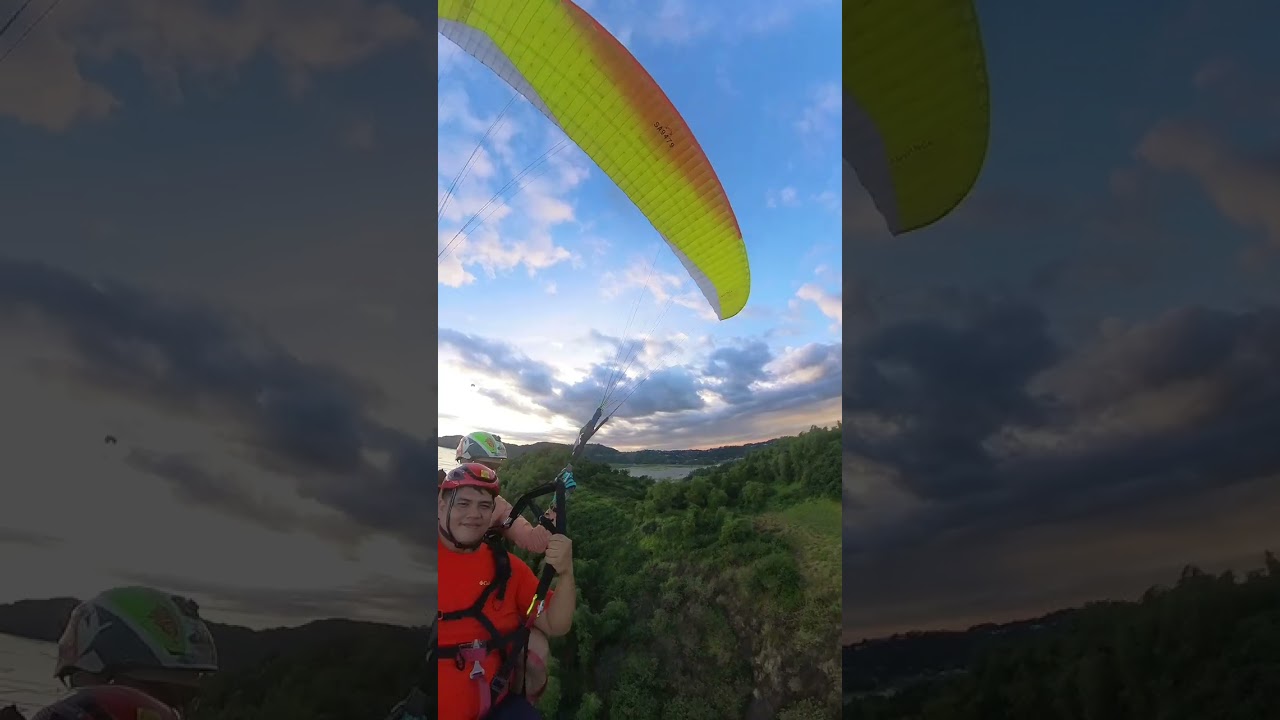 Paragliding moment 