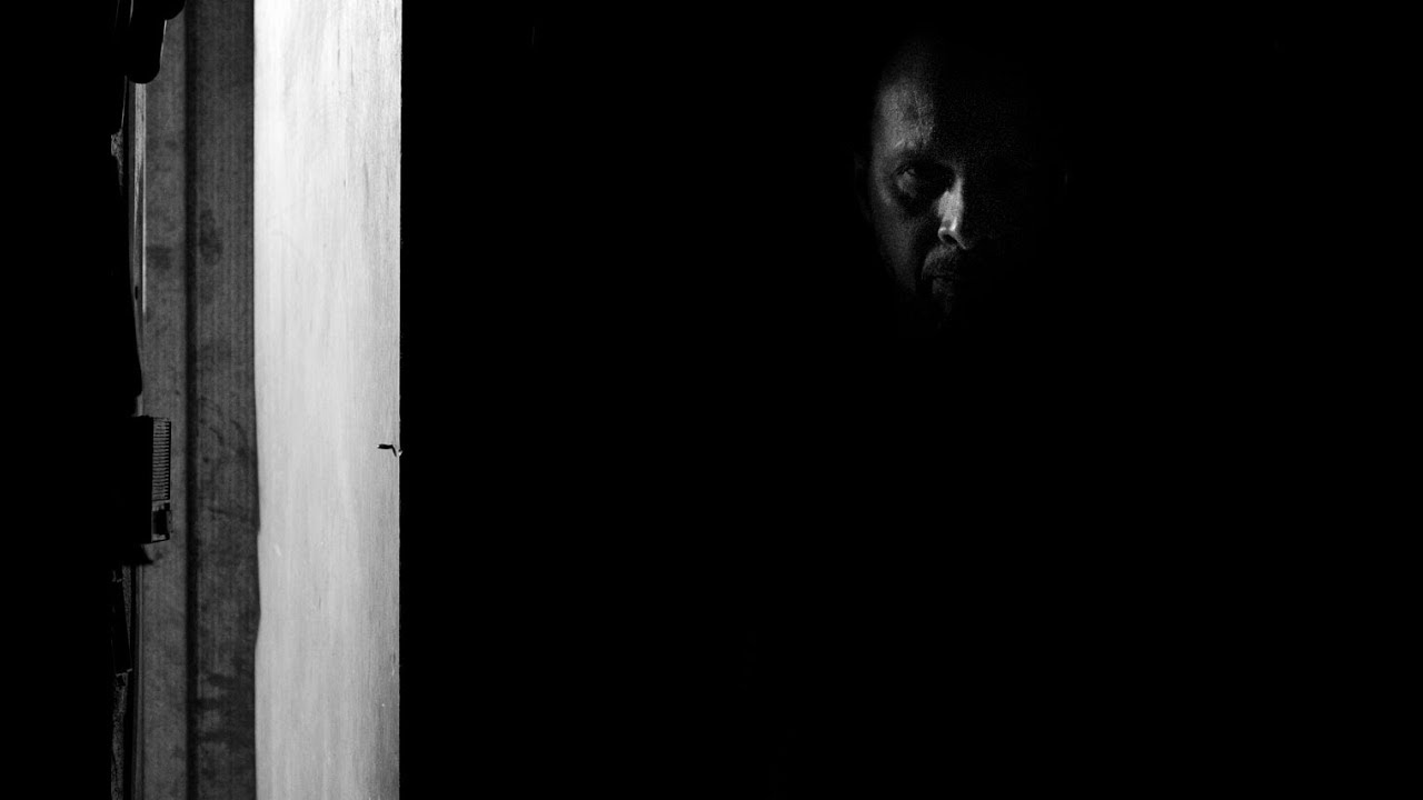 CREATIVE PHOTOGRAPHY TIPS & TRICKS - Mysterious Shadows