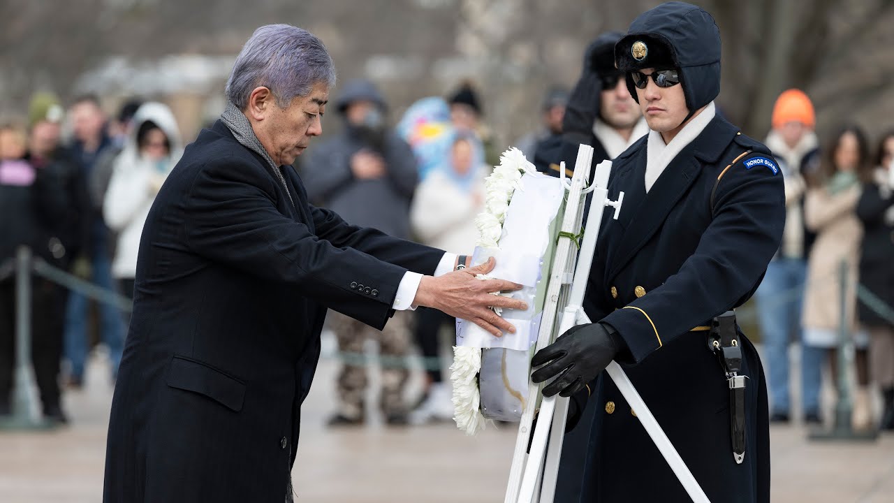 Japan's Foreign Minister Lays Wreaths at the Tomb of the Unknown Soldier