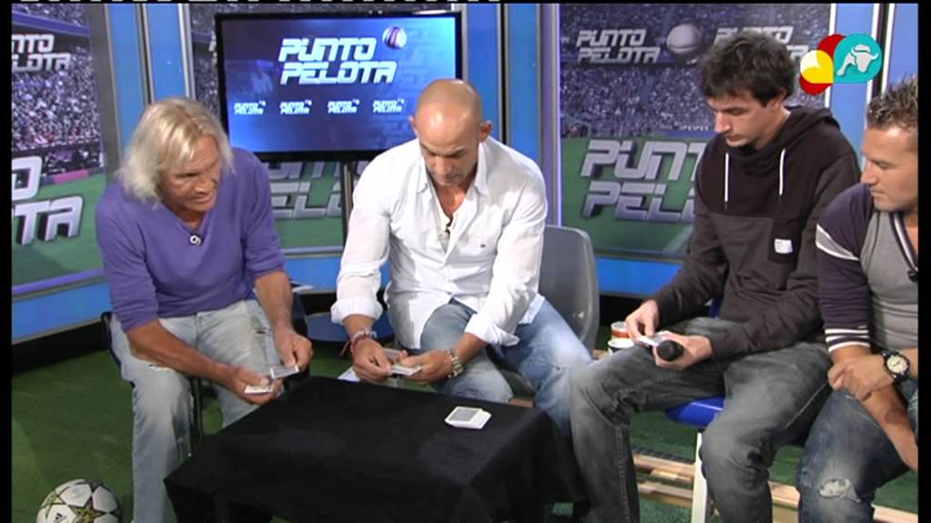 Paco Jémez hizo un truco de cartas