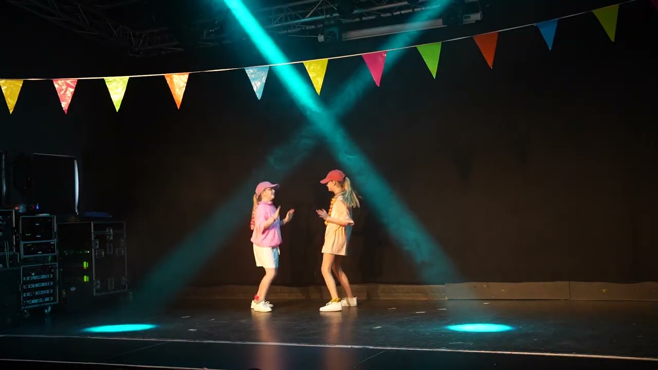 Show 4   Julia & Loïs