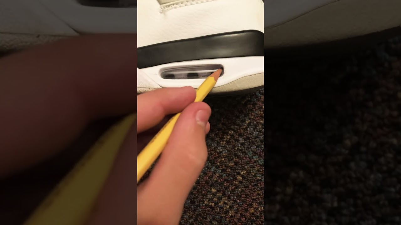 I POPPED MY AIR BUBBLES ON MY JORDAN 4S