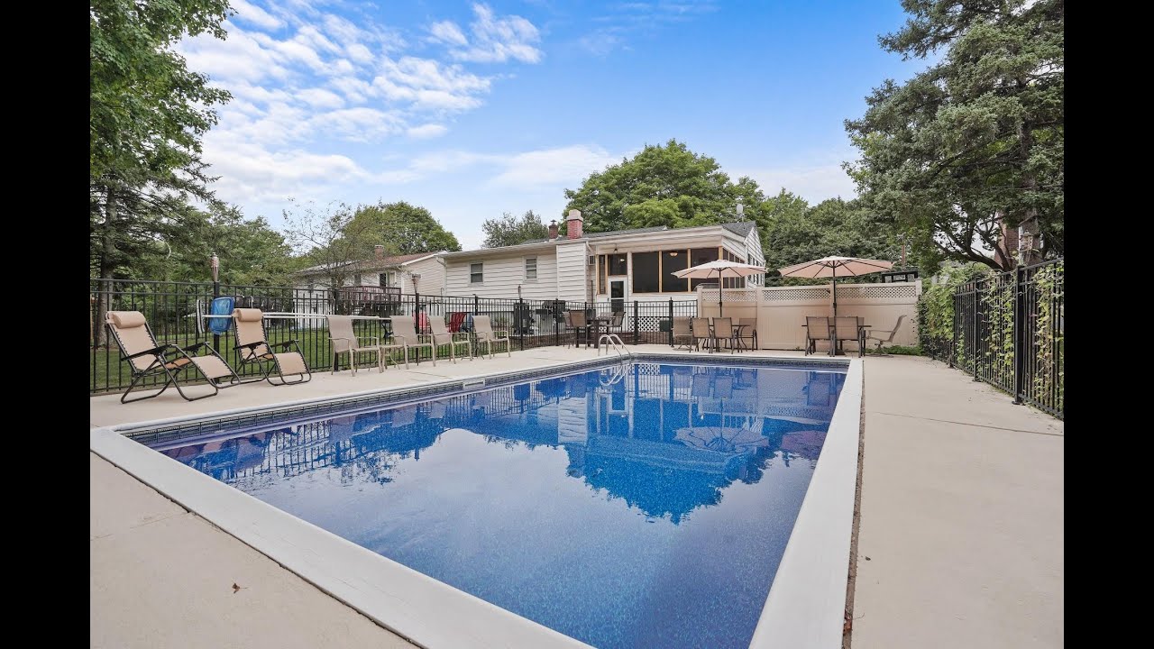 SOLD - 18 Caywood Rd, Poughkeepsie NY 12603
