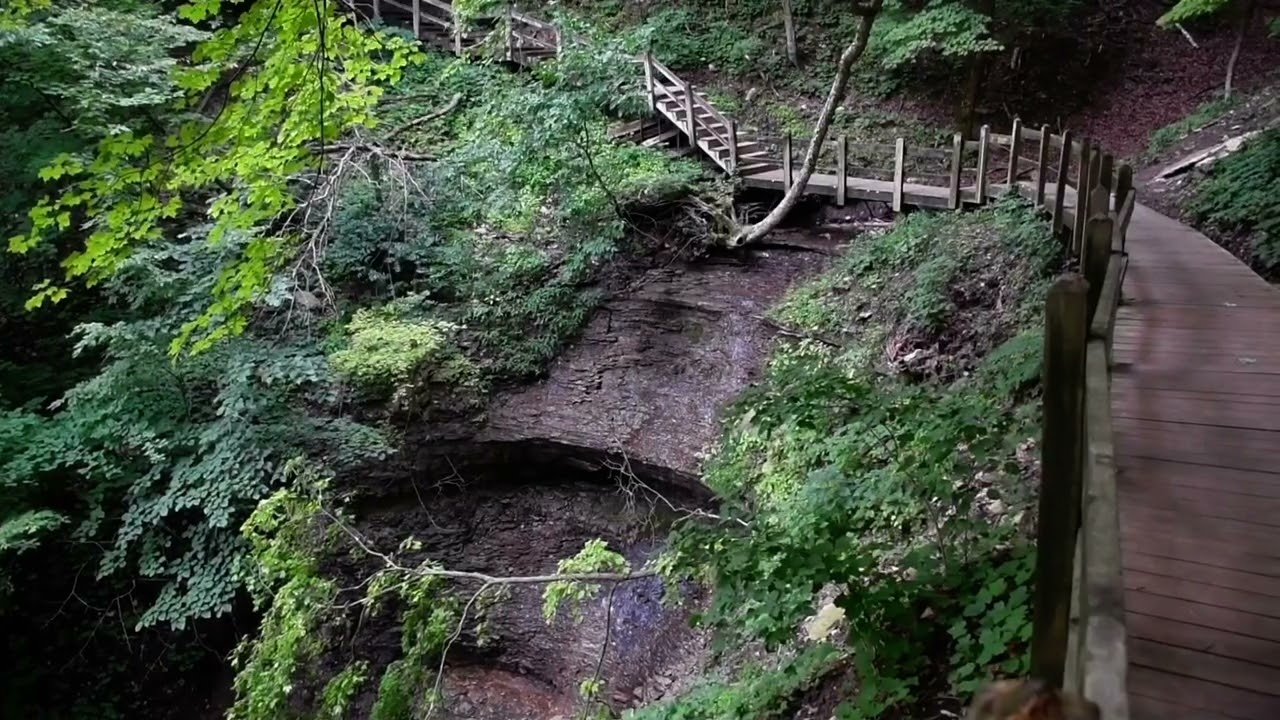 Pikes Peak State Park - Notes on Iowa State Park Series, Episode 34