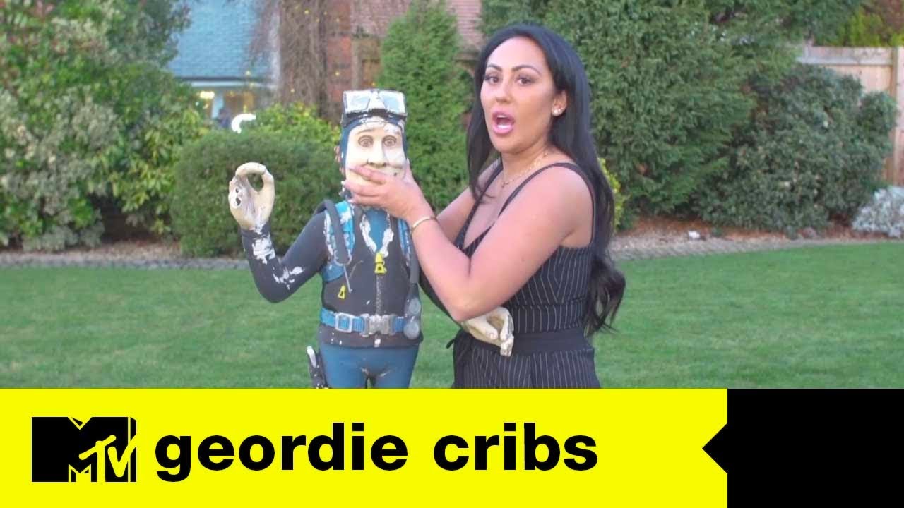 Conheça a casa de Sophie Kasaei | MTV Geordie Cribs