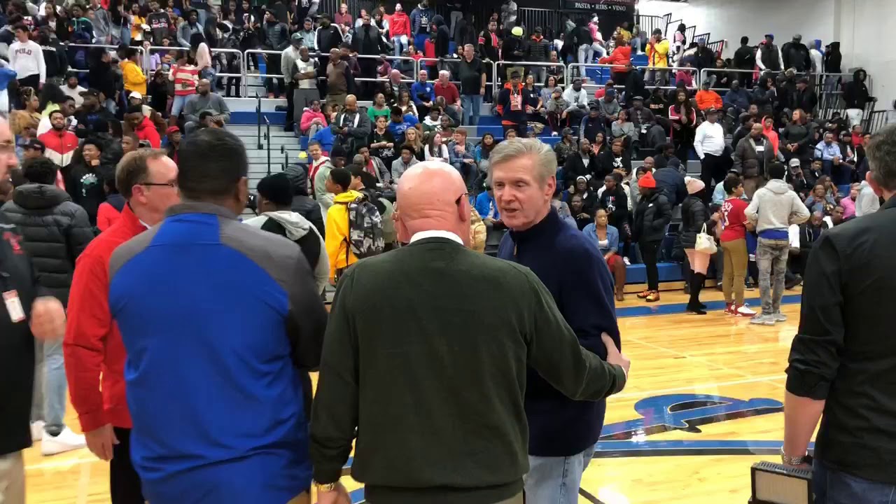 Watch aftermath of chaotic scene at halftime of Carman-Ainsworth vs. Grand Blanc game