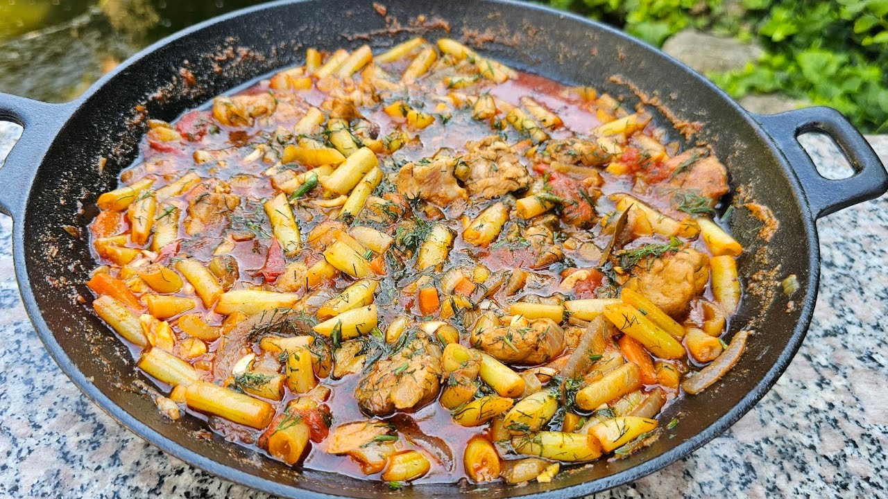 PIZDULICI DE PORC cu FASOLE PASTAI.