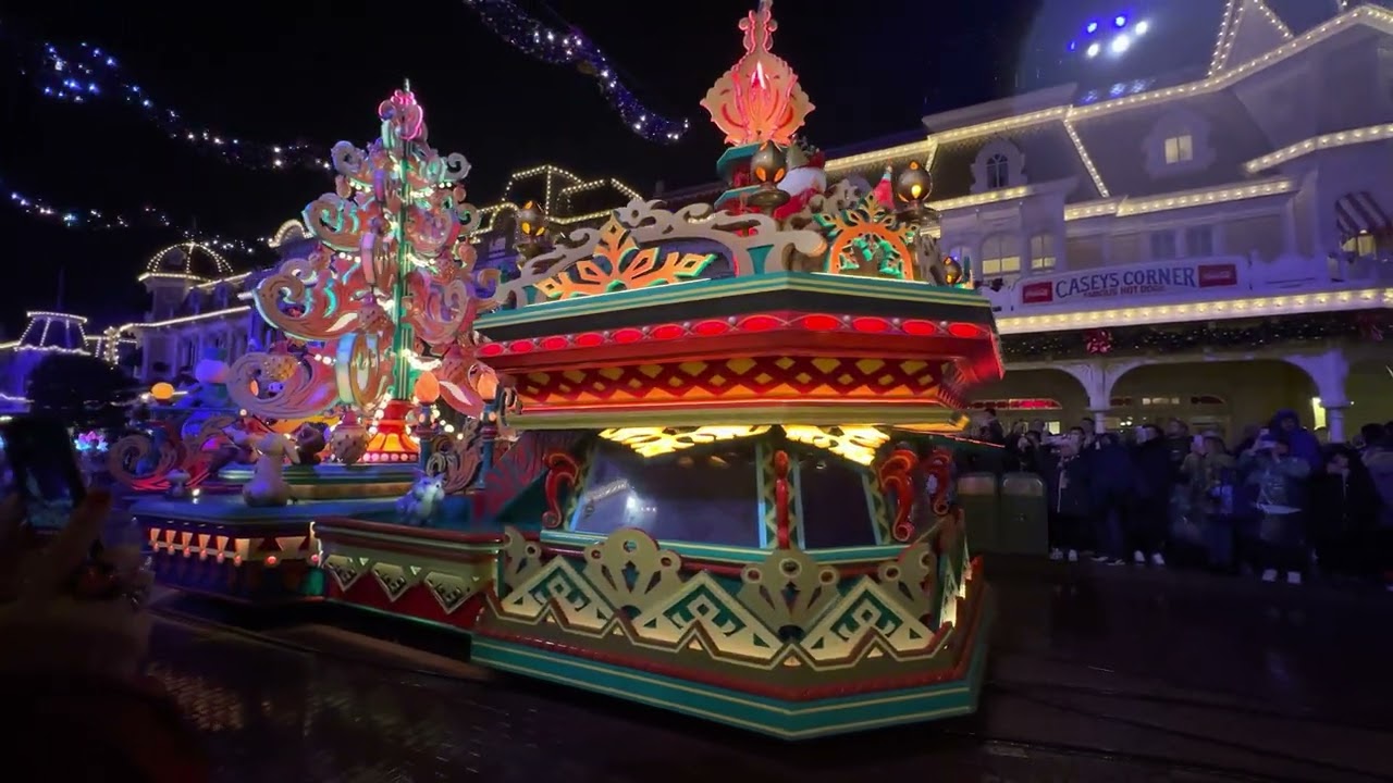 Mickey’s Dazzling Christmas Parade @ Disneyland Paris Nov 2022