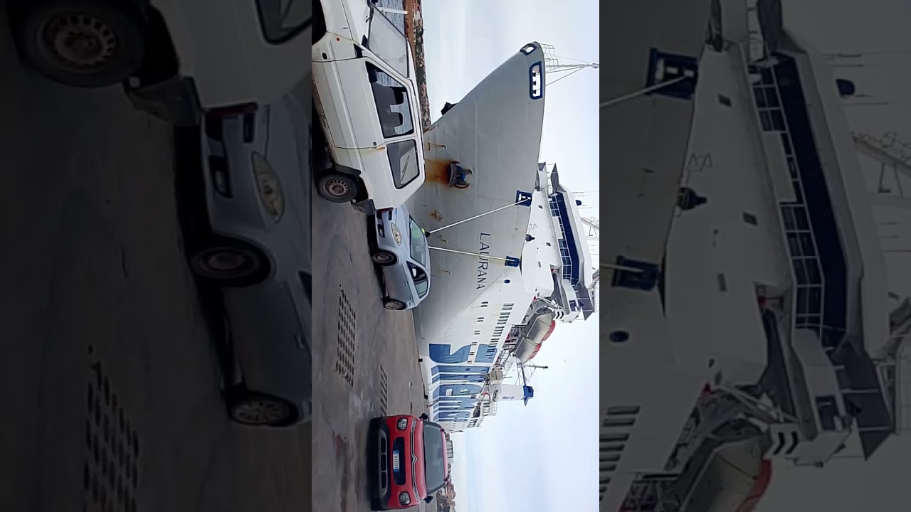 Nave Laurana in partenza dal Porto di Lampedusa 