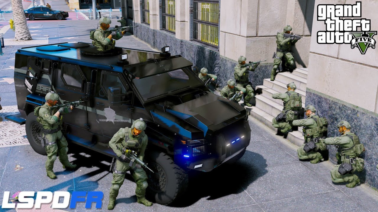 New Sheriff SWAT Truck Rescuing Bank Heist Hostages In GTA 5