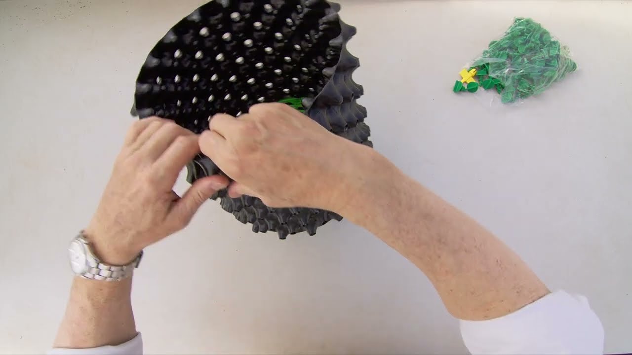 How to assemble Air-Pot containers.