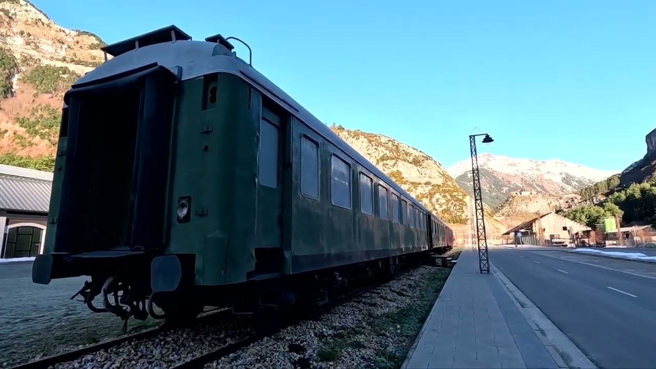 Estación de Canfranc  La Joya Oculta del Pirineo con una Historia Fascinante 720p60fps