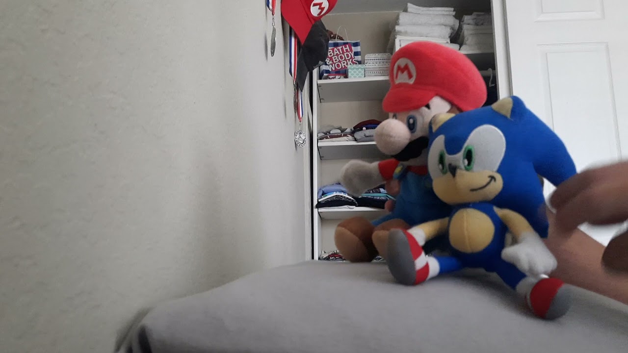Mario and Sonic reacts to Black panther vs Deadpool Cartoon Beatbox Battles REACTION