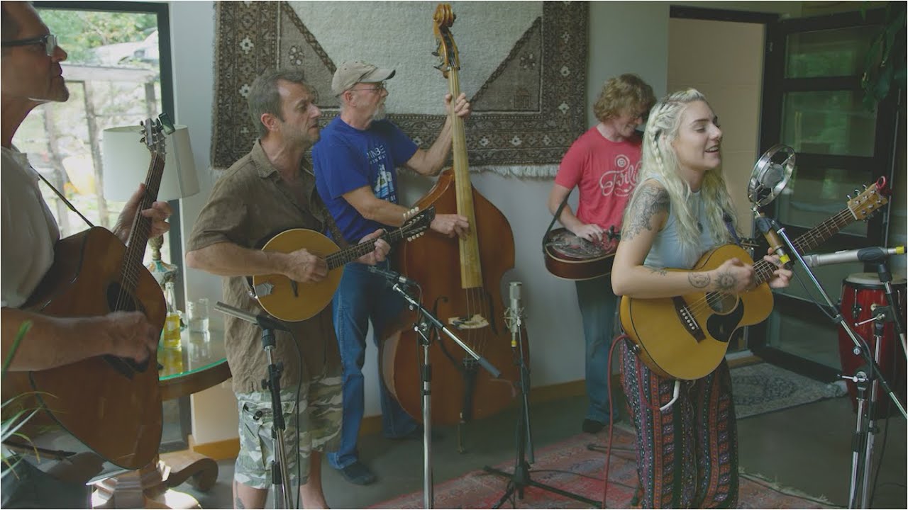 Georgina Dacheff - LOVE feat. The Courageous Mountain Rangers (Live Session)