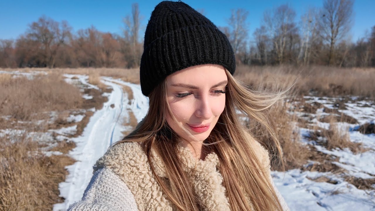 Relaxing Winter Snow Walk in Ukrainian Village | ASMR 4K
