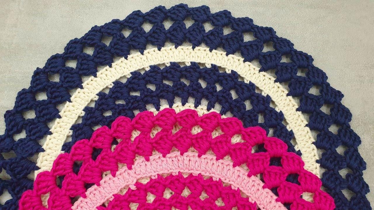 Crochet Easy and Stylish Placemat | crochet easy modern round table cover