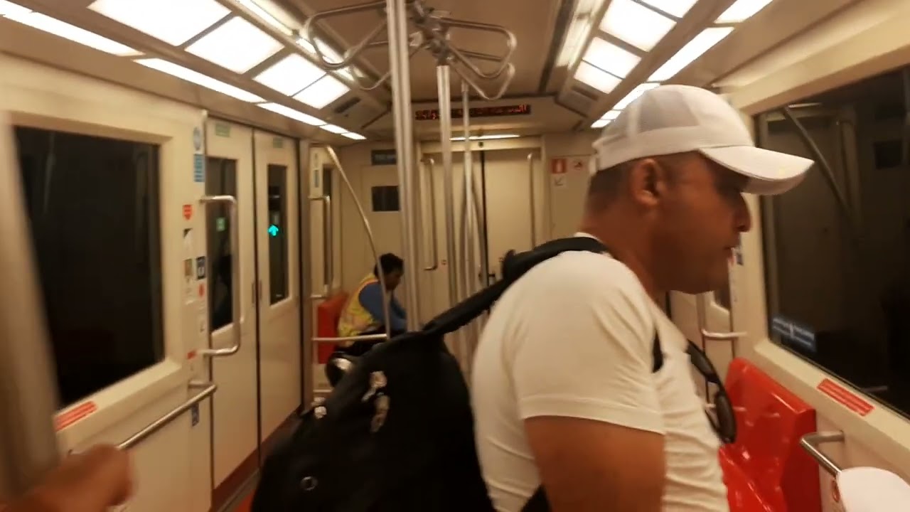 метро внутри аэропорт Дубай