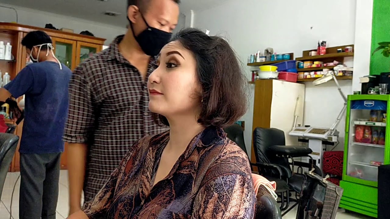 Tutorial Make-up soft & Sanggul Rambut Pendek(Bob)