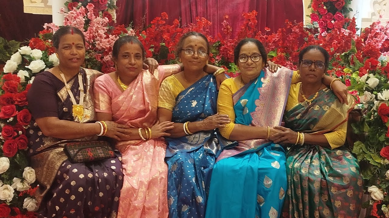 মাটন রেজালা,কোরমা,চিকেনফ্রাই,রুইমাছের পাতুড়ি,জলপাইর চাটনি,চাইনিজ সব্জি,সাদাভাত,ঝিয়ারির বিয়েতে আসলাম।