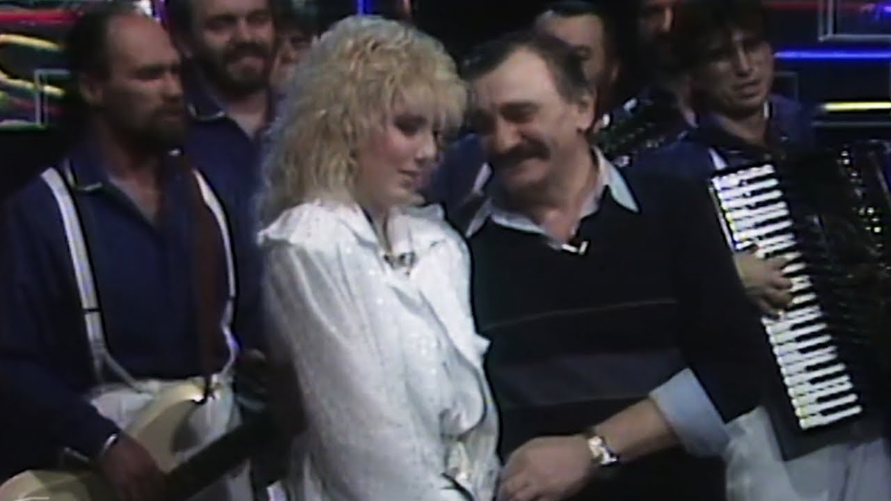 Lepa Brena & Gidra Bojanić - Koštana / Žal za mladost - Show program - (TV NS 1987)
