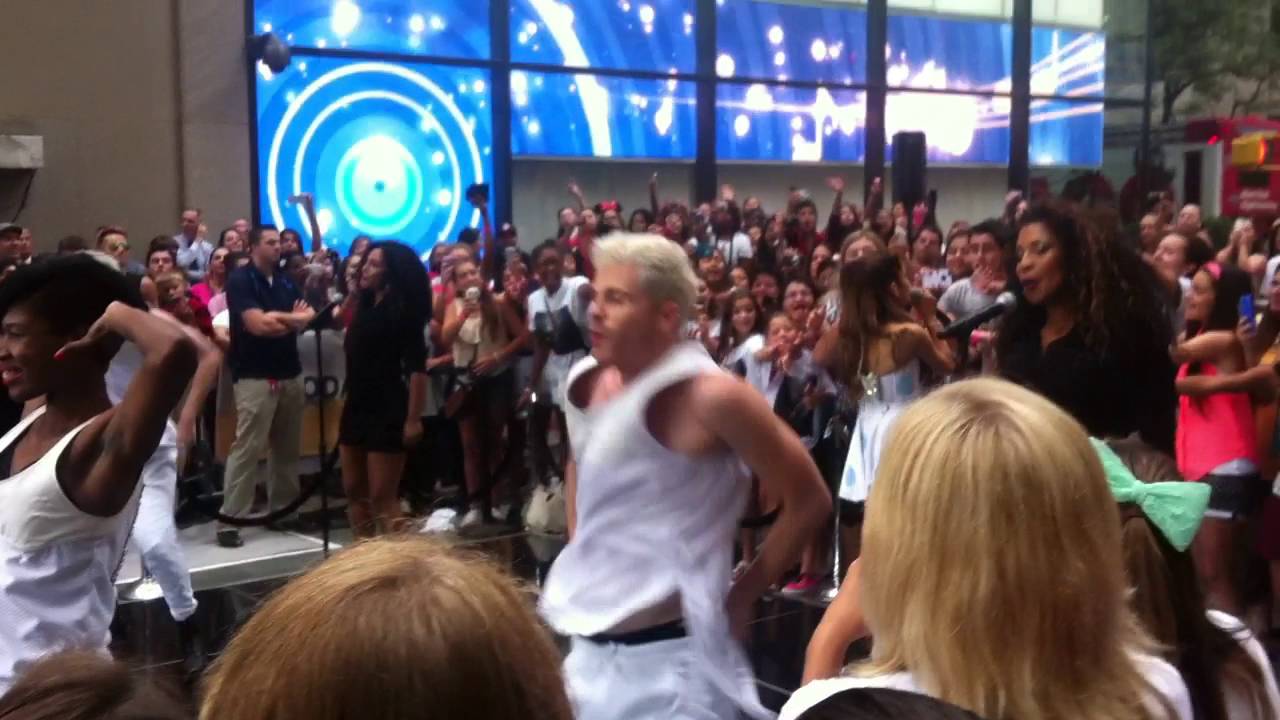 Ariana Grande performing the way at the Today show