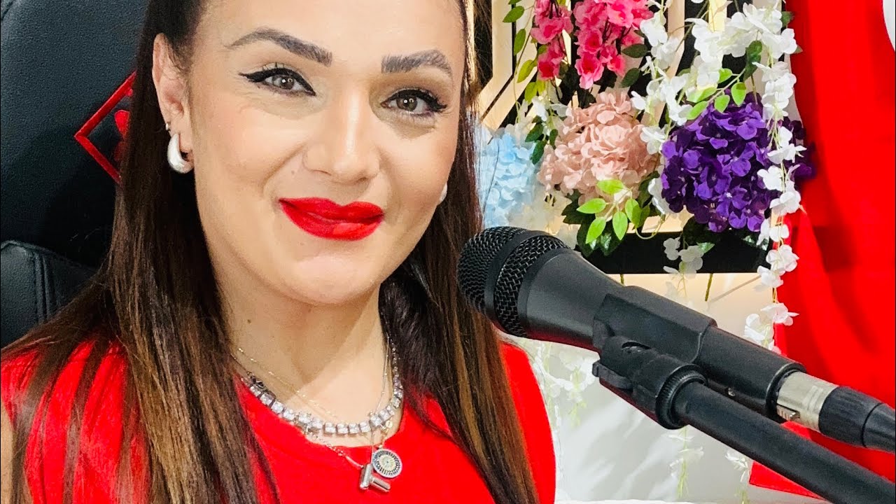 Piyanist Tuğçe Kahverengi Gözlerin
