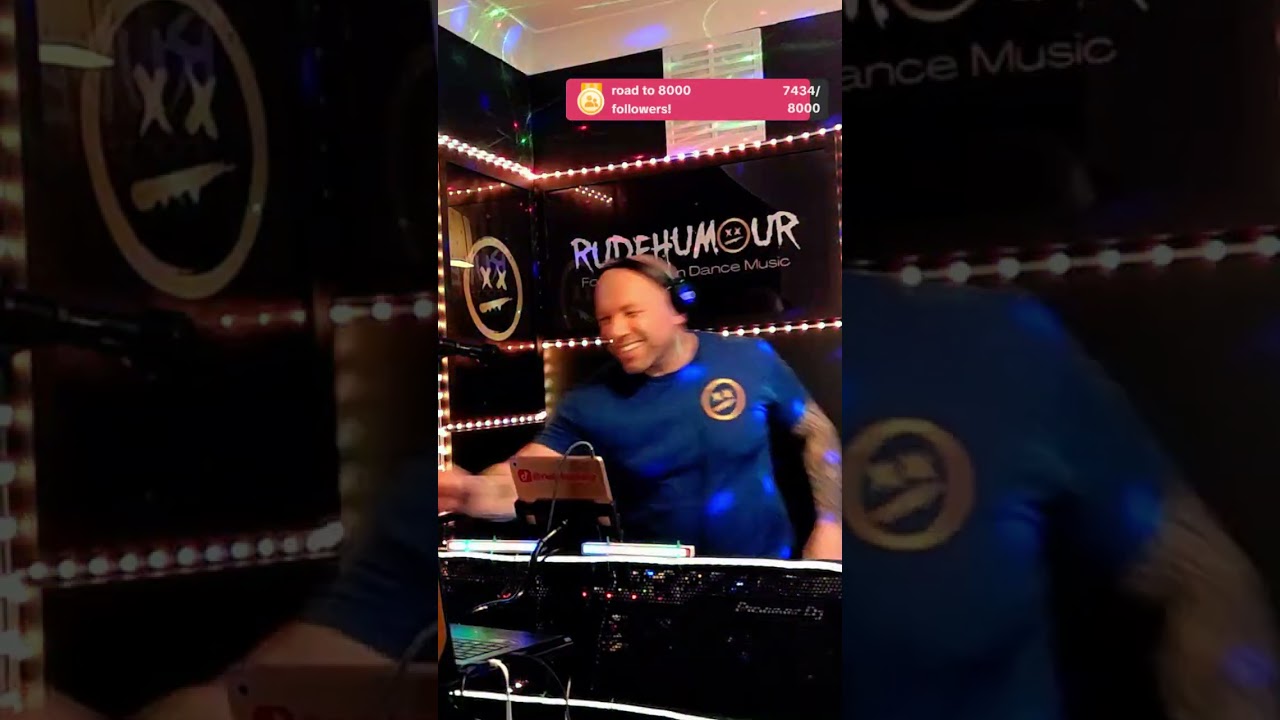 Latest (Weekend Warmup) tiktok dj set from me DJ Rudehumour. 