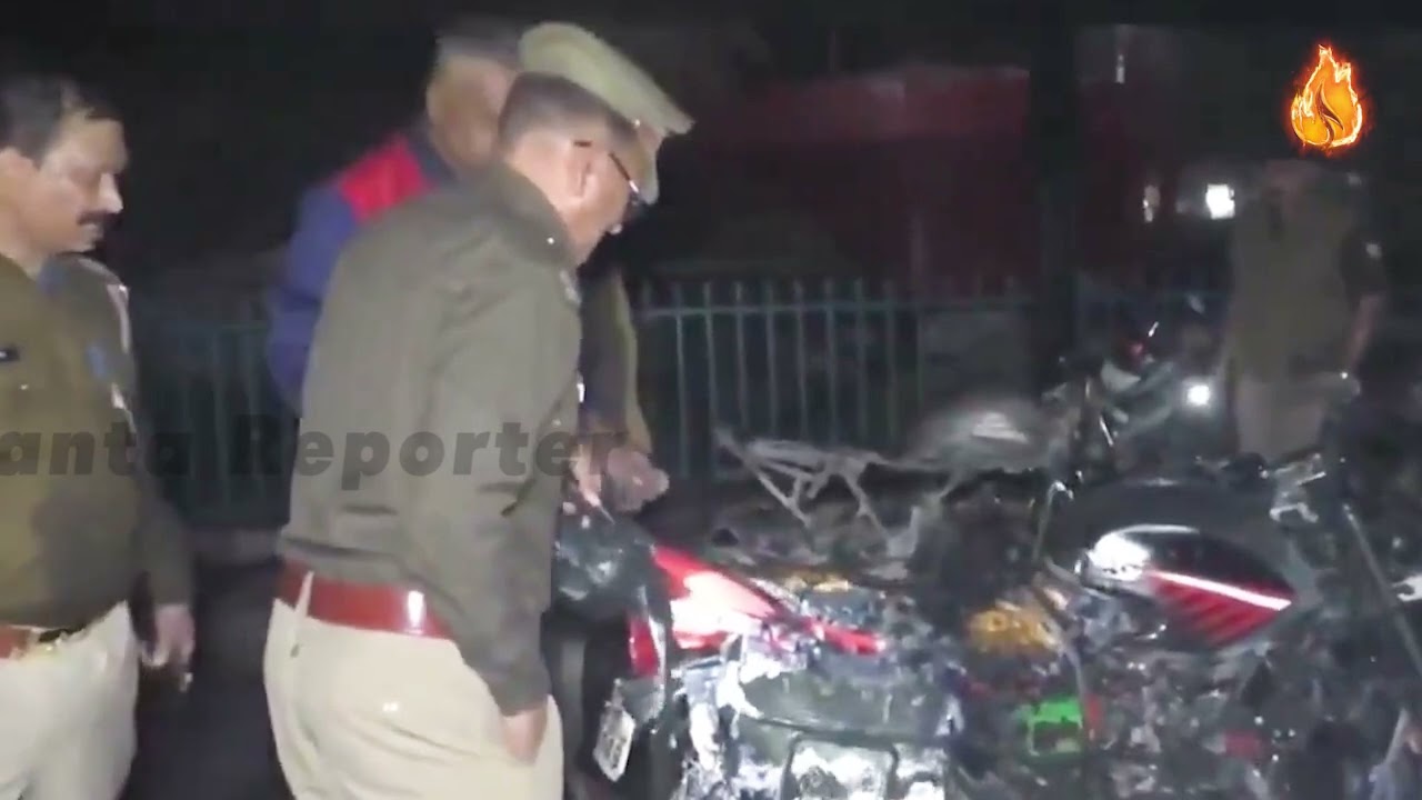 Varanasi Railway Station Parking Lot Mein Lagi Aag 150 Bikes Jalkar Raakh