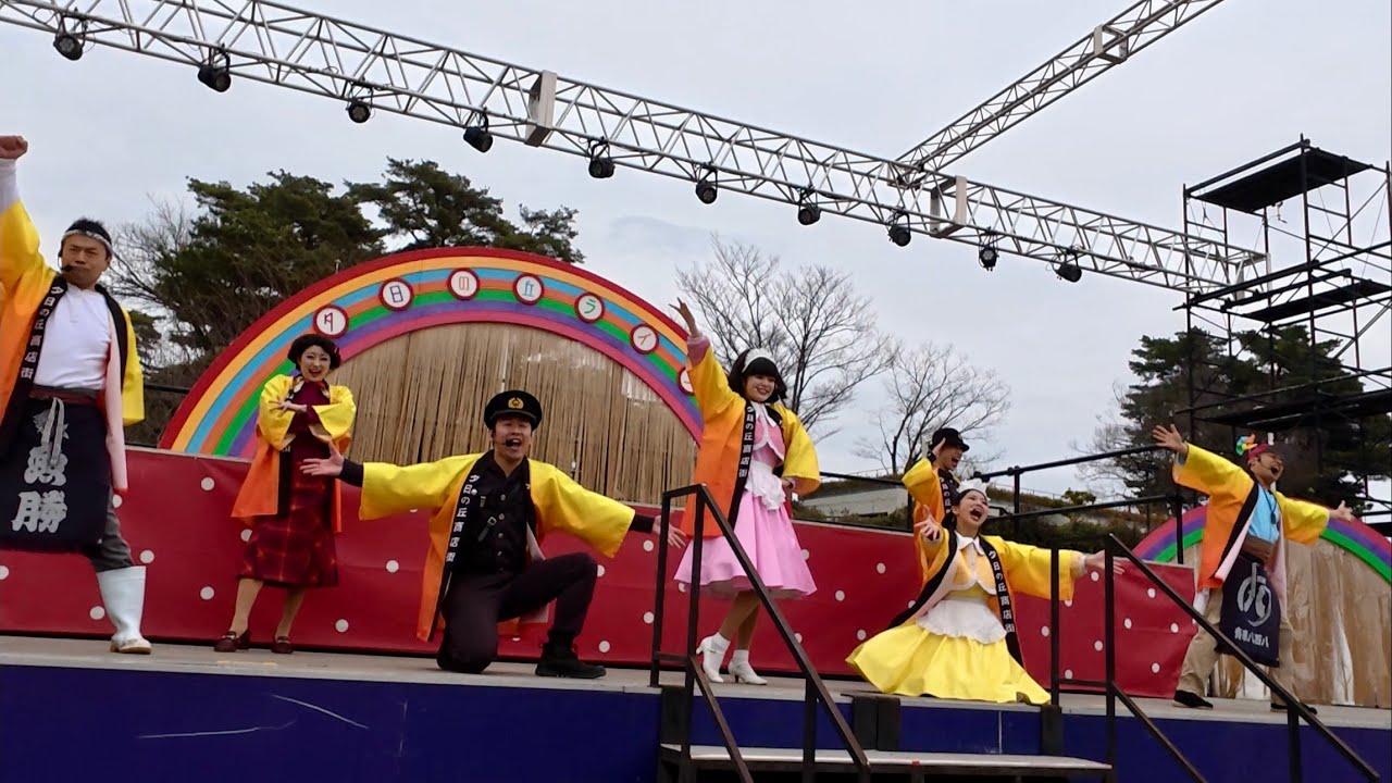 西武園ゆうえんち（2026/2/16 15:21）夕日の丘ライブ！～熱気と活気があふれる住人SHOW～
