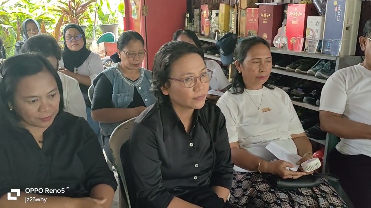 IBADAH PEMAKAMAN IBU OCTIEN KOMPUDU DAN BAPAK ALFRED KOMPUDU DI PIMPIN Pdt. ELIEZER MERINGGI, M.Th
