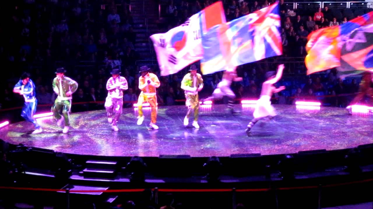 Cirque Du Soleil - Michael Jackson Immortal Tour- Billie Jean & Black Or White
