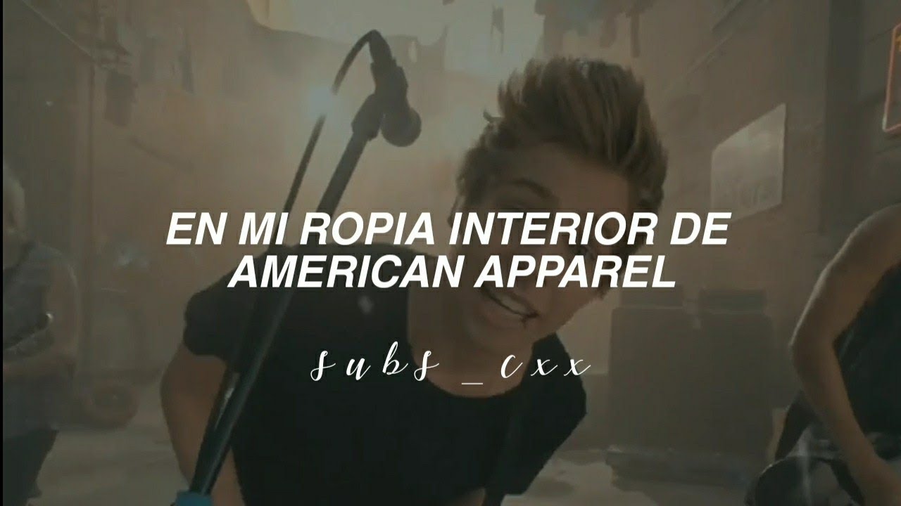 5 Seconds Of Summer - She Looks So Perfect (Oficial MV) | traducida al español |