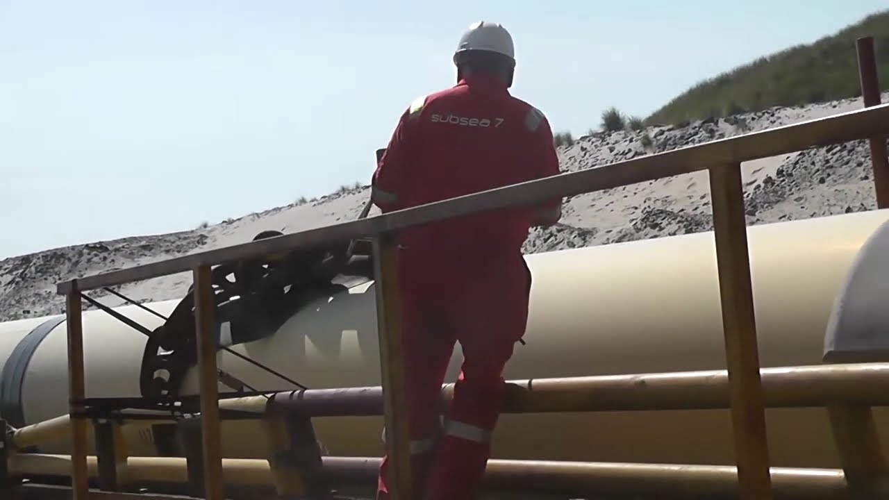 Launching the pipeline from the yard. 🏗️👷‍♂️ 