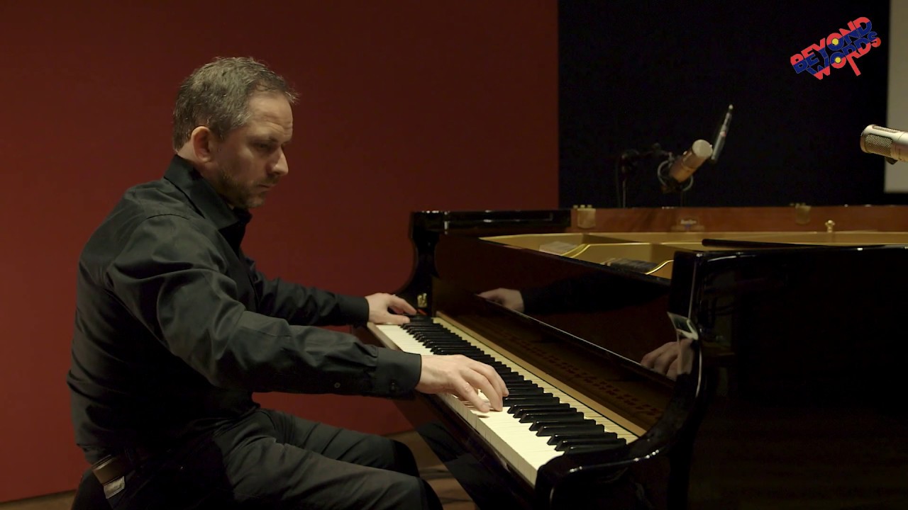 Home session: piano improvisations by Karol Beffa