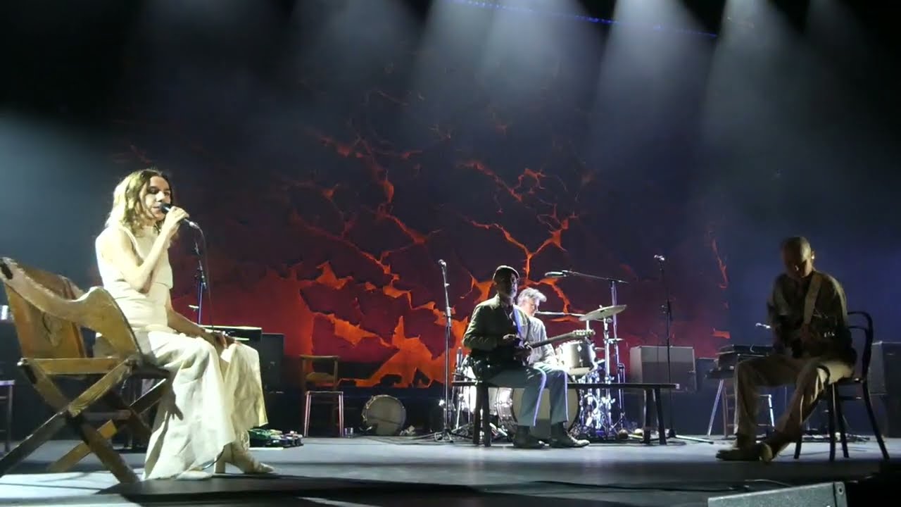 PJ Harvey - Horses In My Dreams @ Terminal 5, NYC2 2024