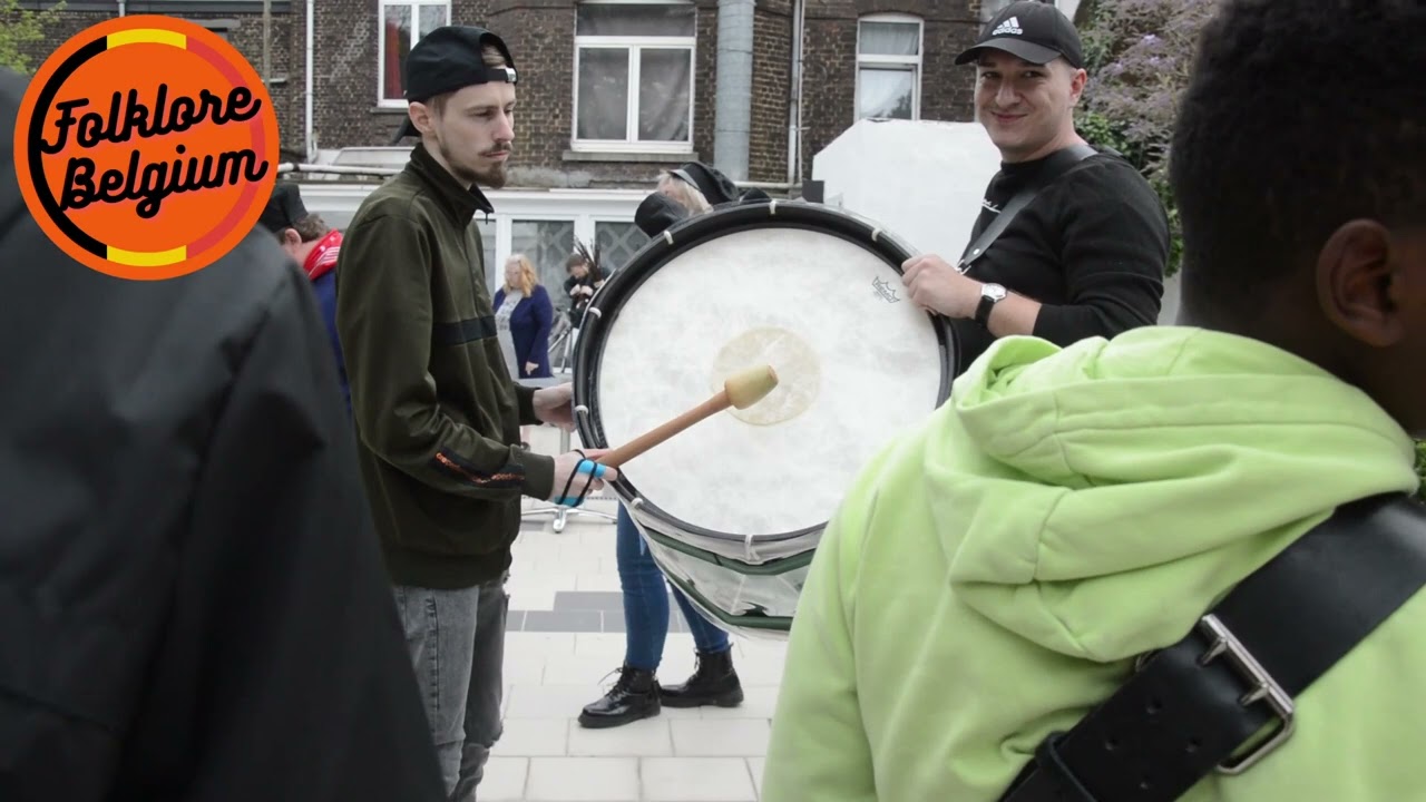 🥁r&eacute;p&eacute;tition batterie Les Gillyciens Et Ses Paysannes 2024 🥁 folklore belgium 🥁